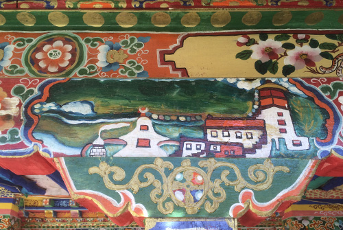 五颜六色的民居彩绘是藏区用色一大特色