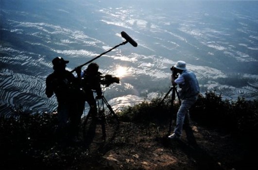 日本NHK拍摄《天空中的梯田―写真家冯学敏云南之旅》